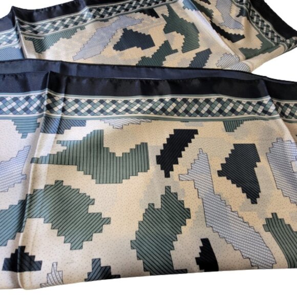 Cream and Green Scarf Light Long Rectangular - NEW - Picture 4 of 5